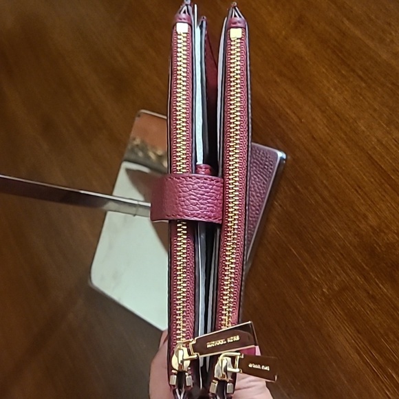 Michael Kors Double Zip Wristlet Wallet ❤️NEW ❤️ retails $198 - Picture 5 of 9